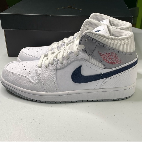 Air Jordan 1 Mid P1 Mens Size 9.5 White Leather Sneakers Basketball Shoes - Picture 5 of 13